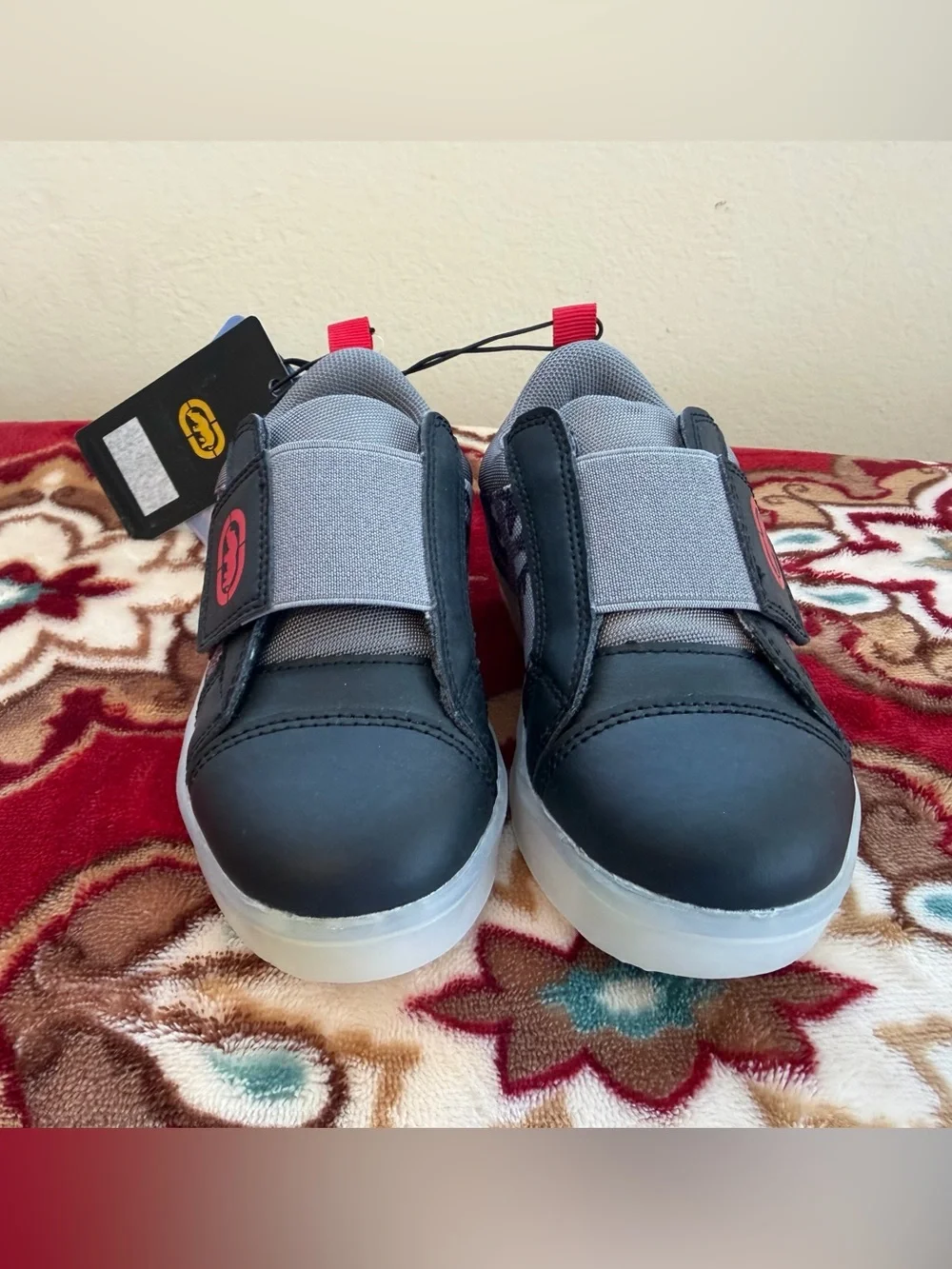 Ecko Unltd Kids Size 8 Light Up Sneakers Gray Camo Hook Loop New Tags